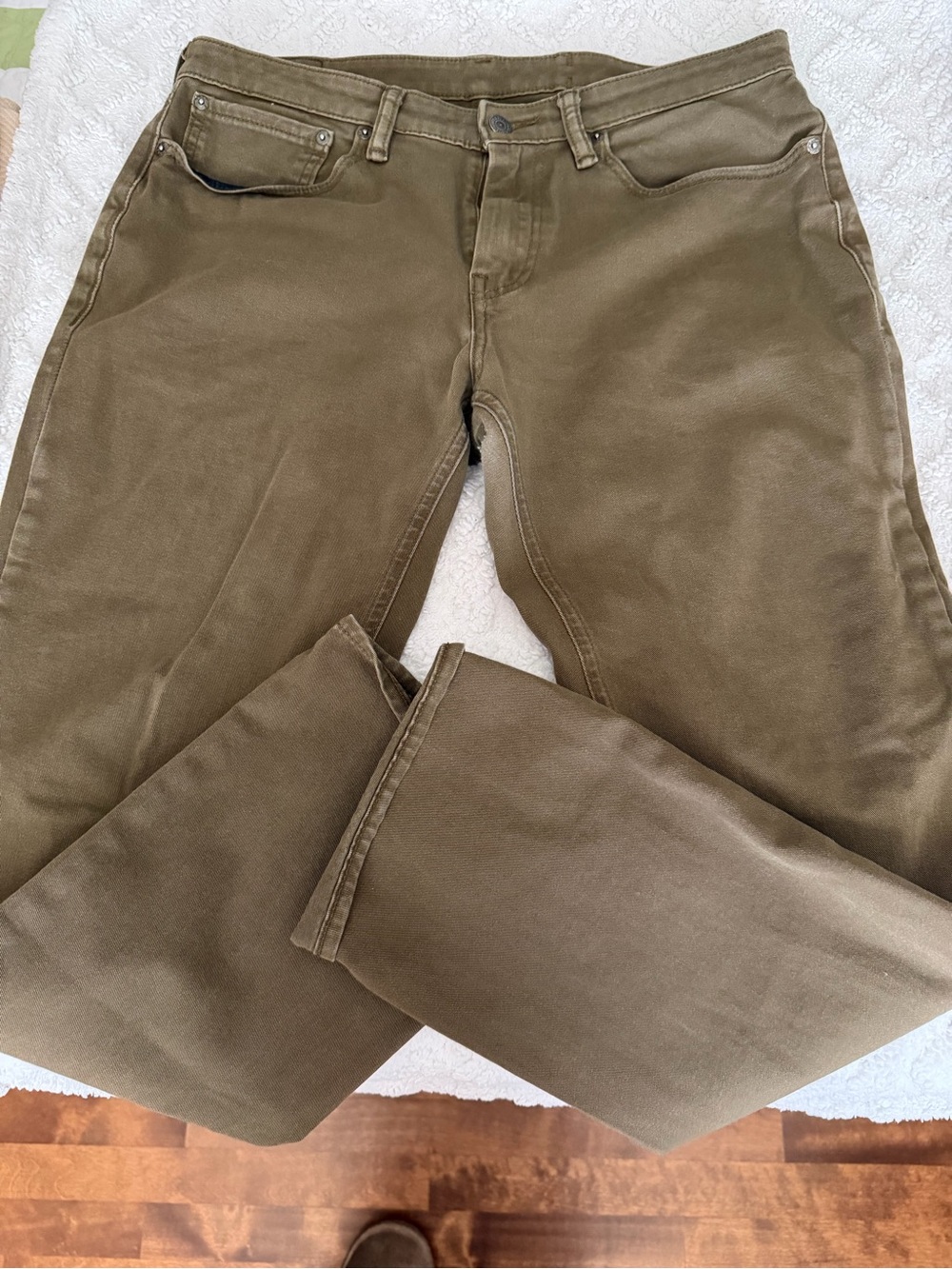 Levi's Relaxed Jeans in Olive Brown